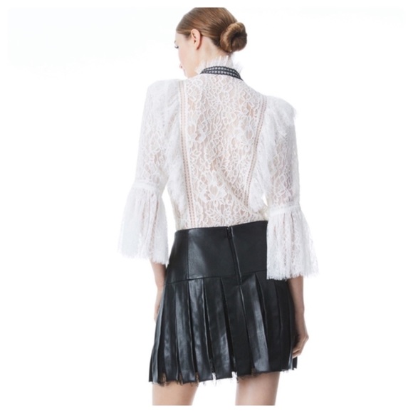 ALICE + OLIVIA Jessia Lace Button Front Blouse - Picture 4 of 13